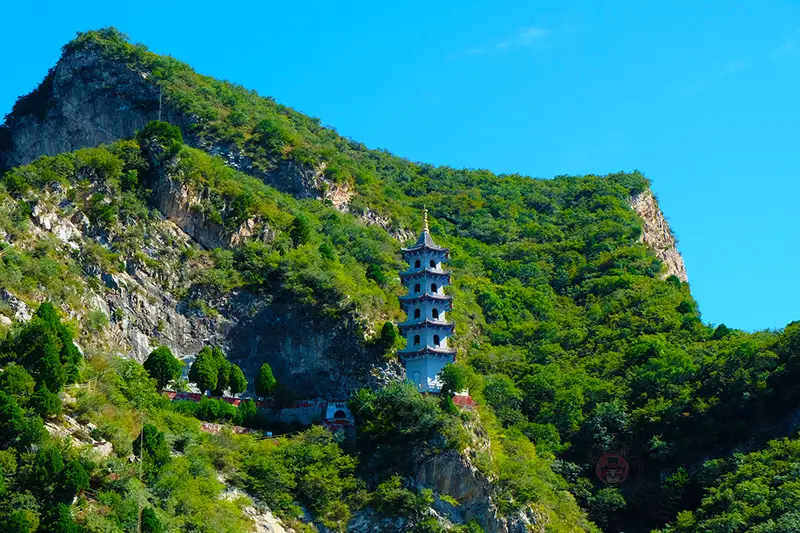 Shenglian Mountain Scenic Area
