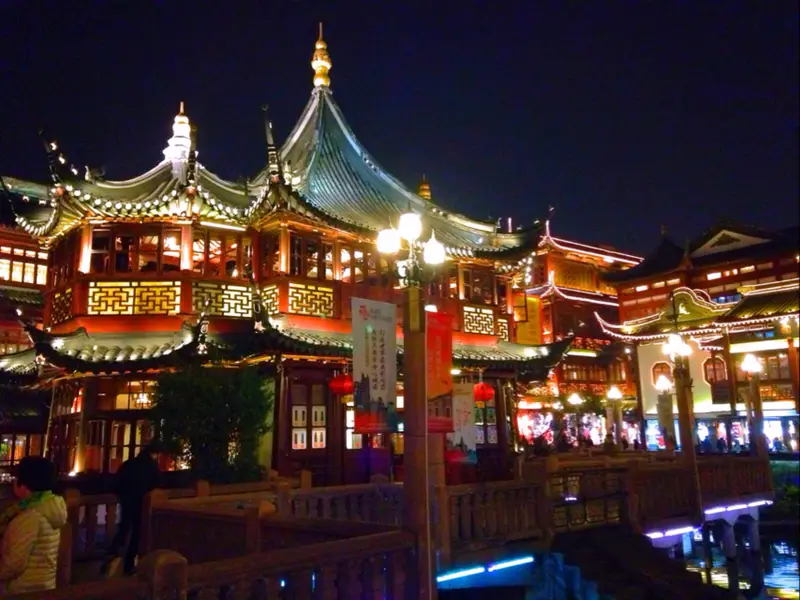 Mid-Lake Pavilion Teahouse