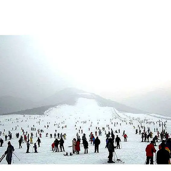 Longfeng Mountain Ski Resort
