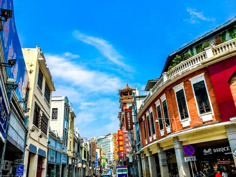 Guangzhou by Night: A 1-Day Urban Explorer’s Guide