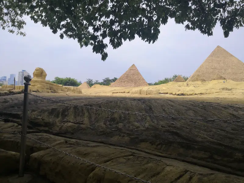 Pyramid Adventure