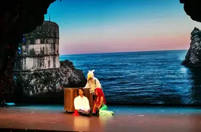 Middle Theatre