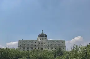 Shanghai International Studies University (Songjiang Campus)