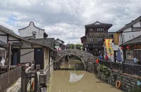 Xinchang Ancient Town