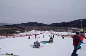 Wanlong Ba Yi Ski Resort
