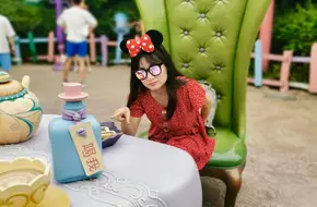 Mad Hatter'S Tea Party