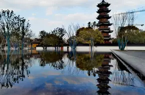Longhua Pagoda