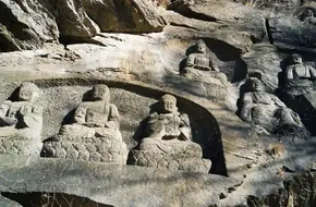 Shifo Village Grotto Statues