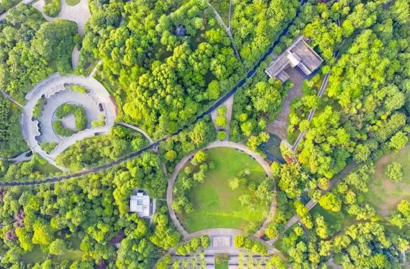 Tianlu Lake Forest Park