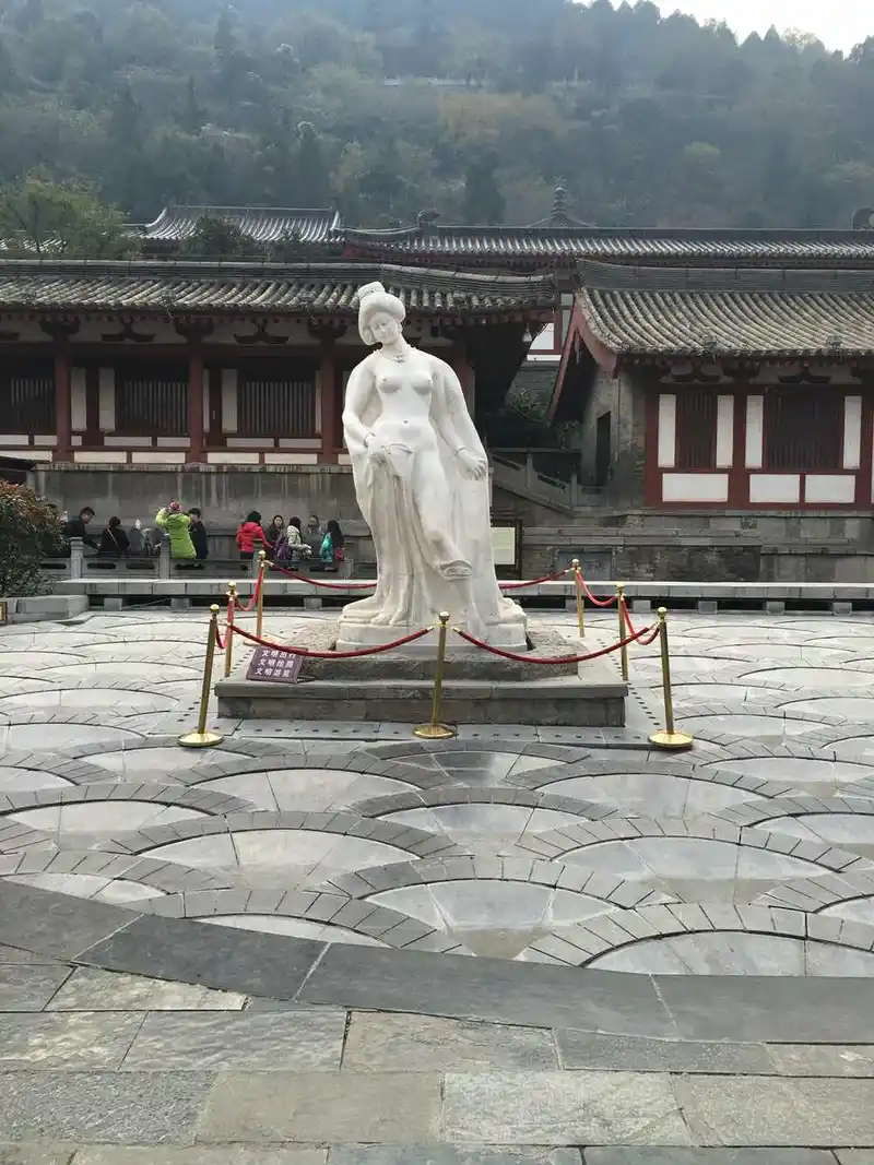 Huaqing Palace - Imperial Concubine'S Bath
