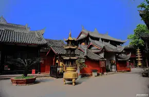 Gulong Temple