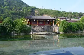 Dragon Singing Pavilion