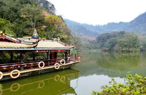 Yuecheng Lake
