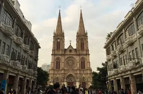 Sacred Heart Cathedral - Sacred Heart Statue