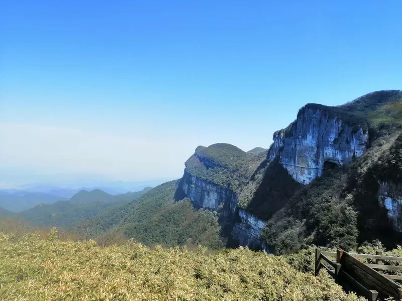 Jinfoshan Cliffside Suspension Walkway