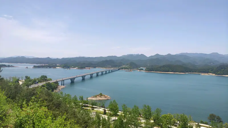 Qiandao Lake Bridge