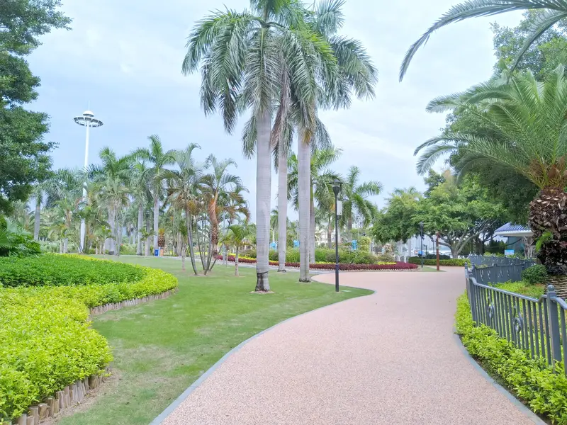 Egret Island Park-Pigeon Square