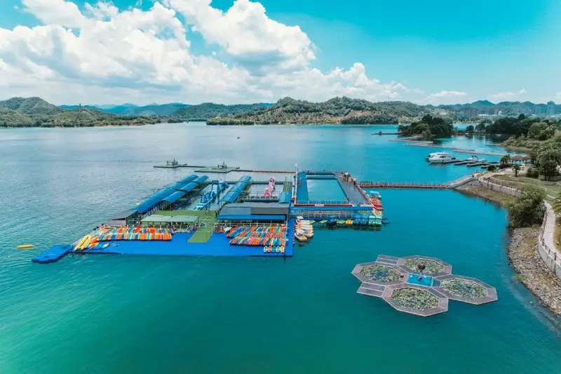 Thousand Island Lake Hilton Water Park