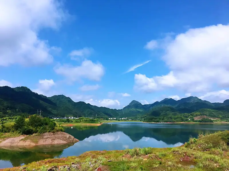 Longchuan Bay (Qiandao Lake)