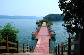 Three Pools Island Scenic Area