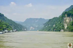Xiling Gorge Peach Blossom Land