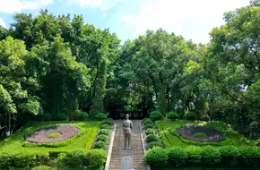 General Zhang Zizhong'S Tomb