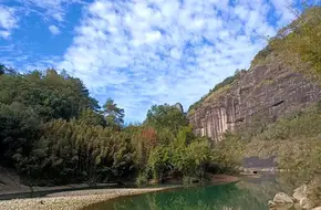 Ten-Thousand-Ren Cliff