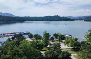 Thousand Island Lake Riverside Hilton Resort