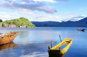 Dinghua Boat