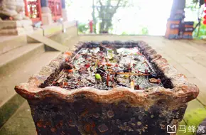 Fengdu Ghost City - Bao'En Temple