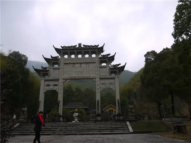 Anji Longqing Temple