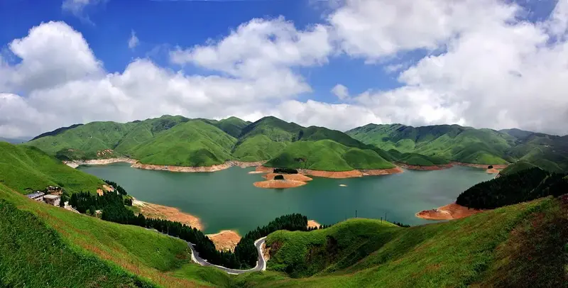 Guilin Quanzhou Tian Lake Mountain Top Campsite
