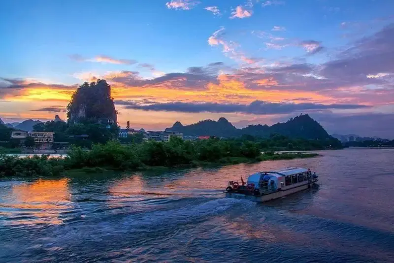 Guilin Two Rivers And Four Lakes