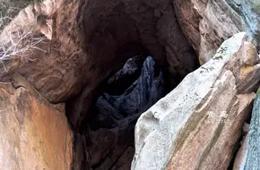 Naluoya Cave