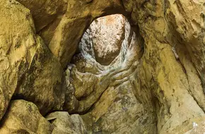 Naluoya Cave