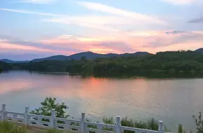 Buddha'S Hand Lake