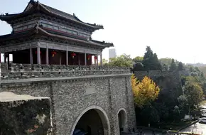 Yifeng Gate
