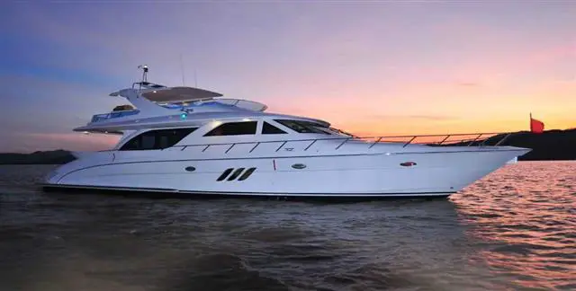 Luxury Yacht Viewing Of The Maritime Palace
