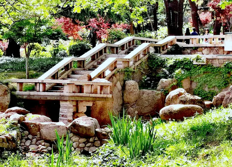 Hundred Flowers Garden