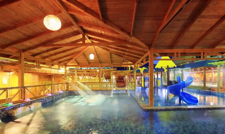 Wangjiang Log Cabin Hot Spring