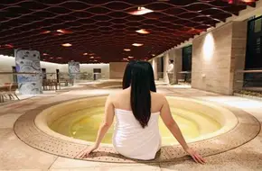 Jinqi Yulin Hot Spring Resort