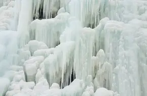 Yunbugu Cloud Waterfall Valley