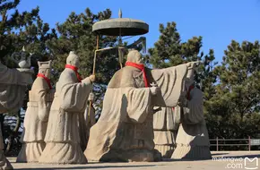 Qin Shi Huang'S Xu Fu Sea Expedition Sculpture Group