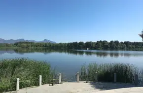 Guīruì Riverbank