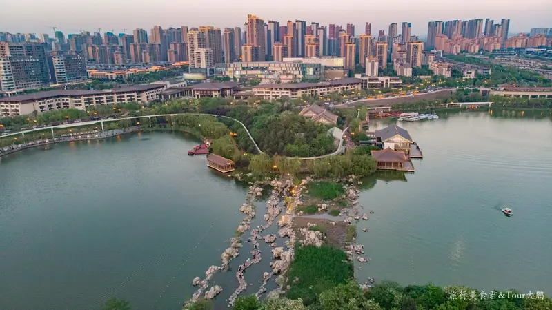 Qujiang Pool Site Park