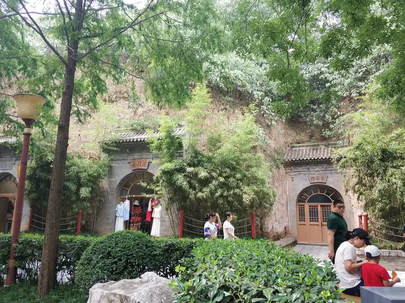 Qujiang Pool
