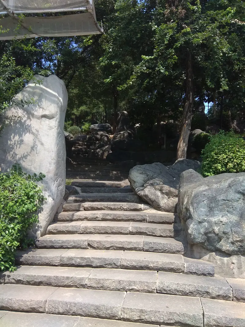 Qujiang Pool Site Park Pinghu Feidu