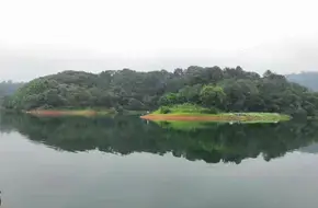 White Pagoda Lake
