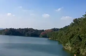 White Pagoda Lake