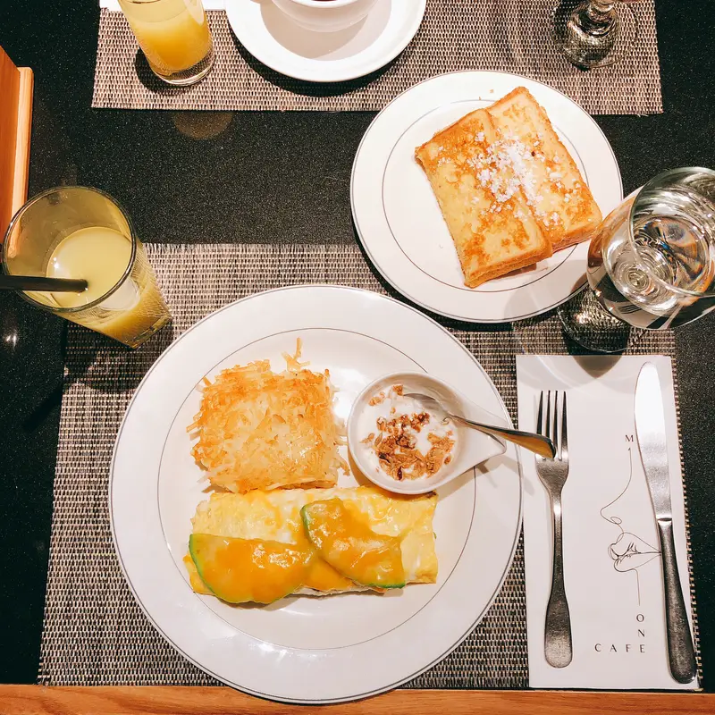 M One Cafe